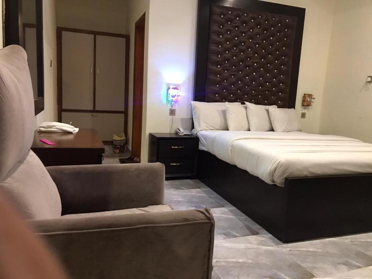 Hotel S.R. Lounge Multán Kültér fotó