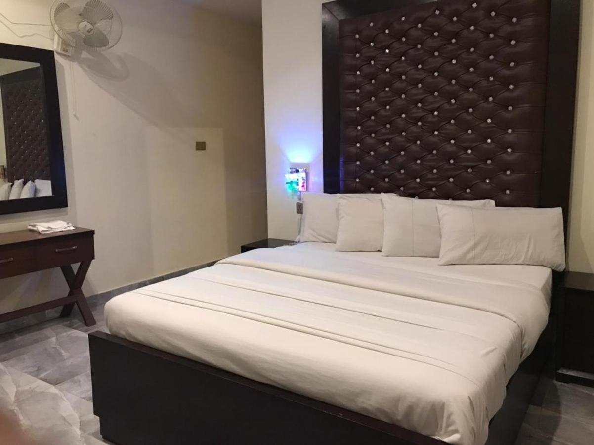 Hotel S.R. Lounge Multán Kültér fotó