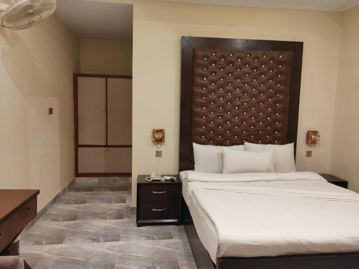 Hotel S.R. Lounge Multán Kültér fotó