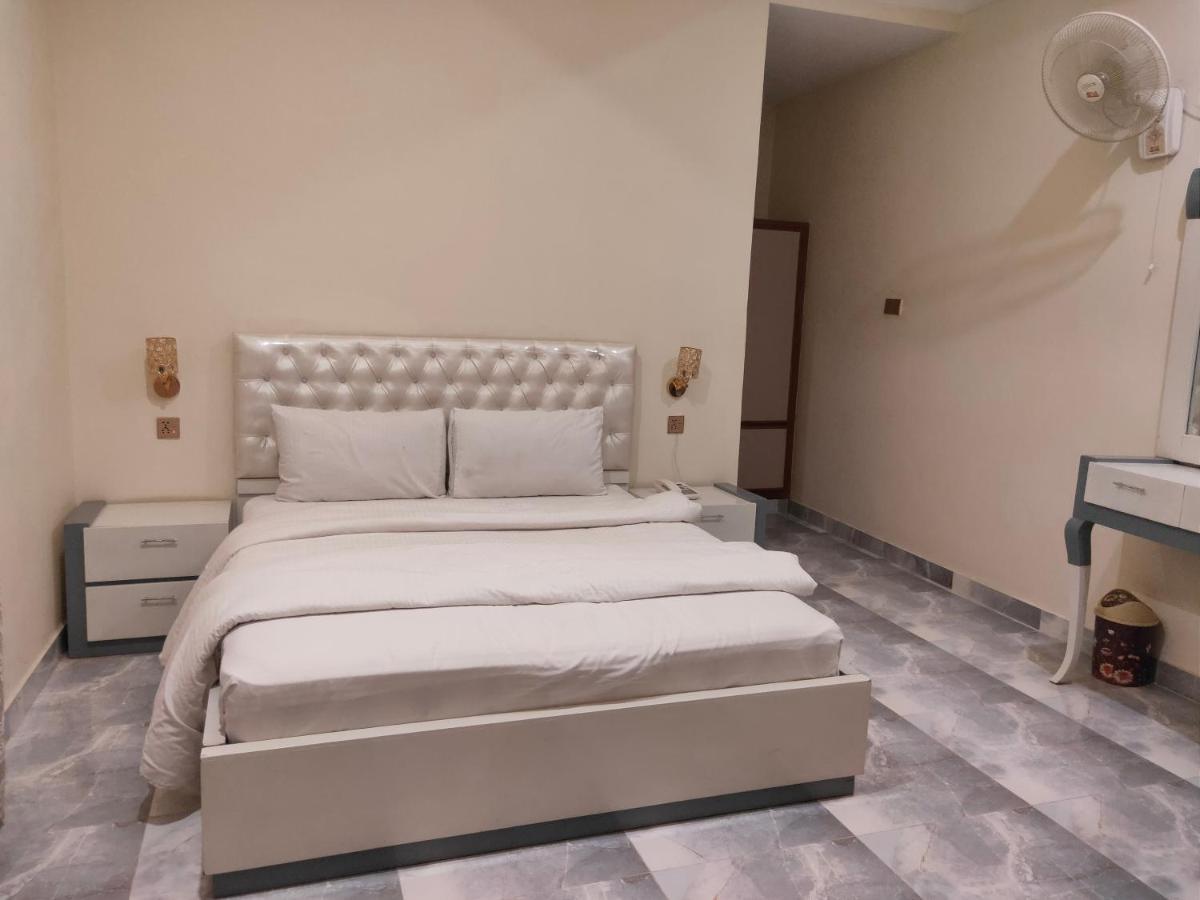 Hotel S.R. Lounge Multán Kültér fotó