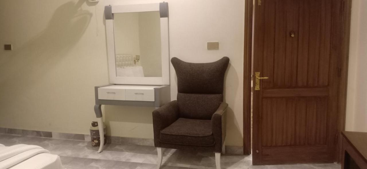 Hotel S.R. Lounge Multán Kültér fotó