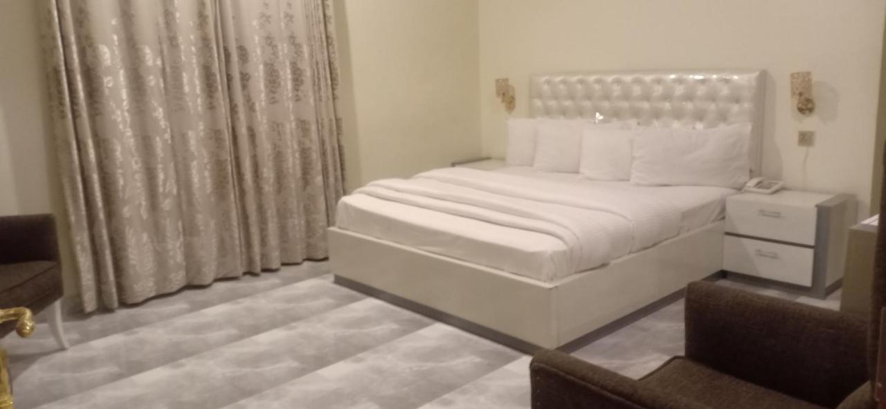 Hotel S.R. Lounge Multán Kültér fotó